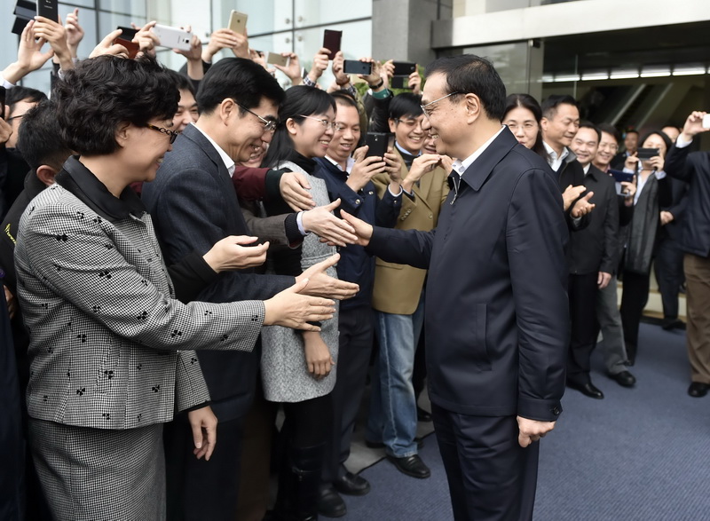 李克強(qiáng)寄望廣東自貿(mào)區(qū)爭(zhēng)創(chuàng)審批“特區(qū)速度”