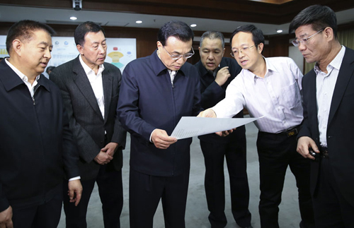 2015兩會(huì)一結(jié)束李克強(qiáng)首個(gè)考察點(diǎn)為何是工商總局？