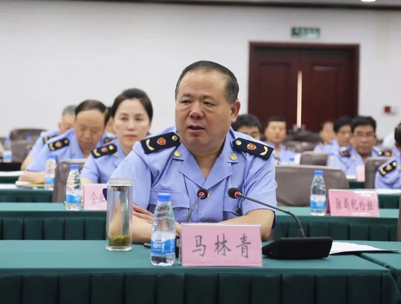 河南省工商局對(duì)各地工商窗口政務(wù)服務(wù)便民化等工作開展督查1